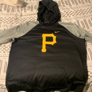 Women’s pirates sweatshirt